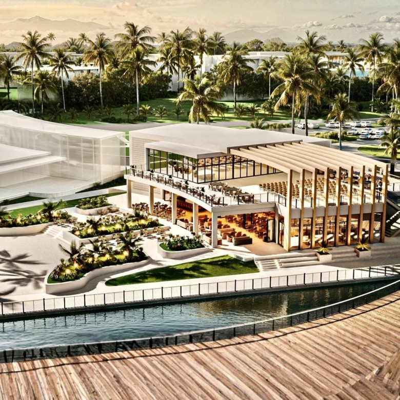 West Palm Beach waterfront restaurant location along the Intracoastal Waterway near Currie Park
